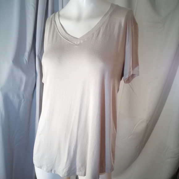 Streetwear Society Beige V-Neck Short Sleeve Tee - Picture 1 of 3